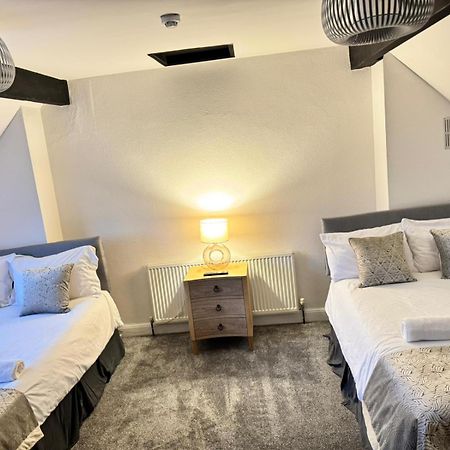 Shm Stays Solihull Hs2 Nec Airport Nr M6 M40 M42 Great For Long & Short Stays 15 Min Walk To Train Station 5 Min Drive To Town Centre Outside Bus Stops & Supermarket Free Parking Exteriér fotografie